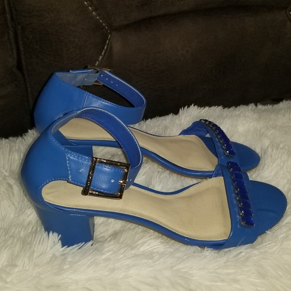 Shoes - Picture 2 of 3